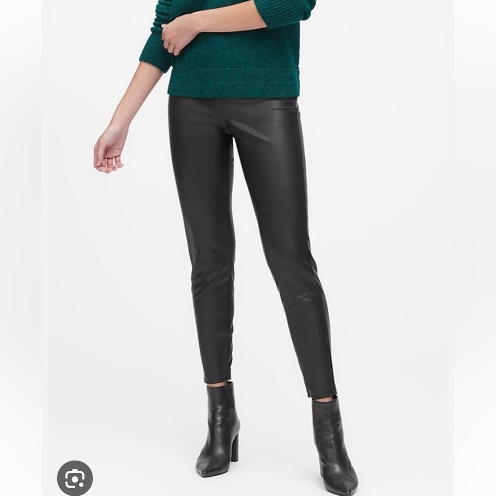 Banana Republic vegan leather Devon pant - size 6